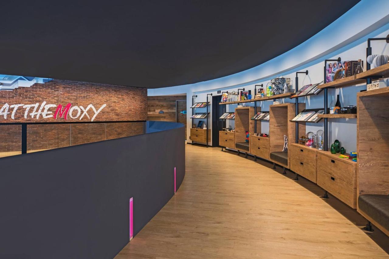 Moxy Osaka Honmachi By Marriott Hotel Exterior photo